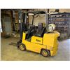 Image 1 : 3,000 lb Capacity Yale Forklift