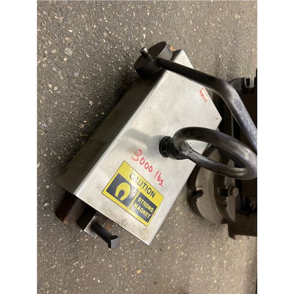 3,000 lb Capacity Magnet Lifter