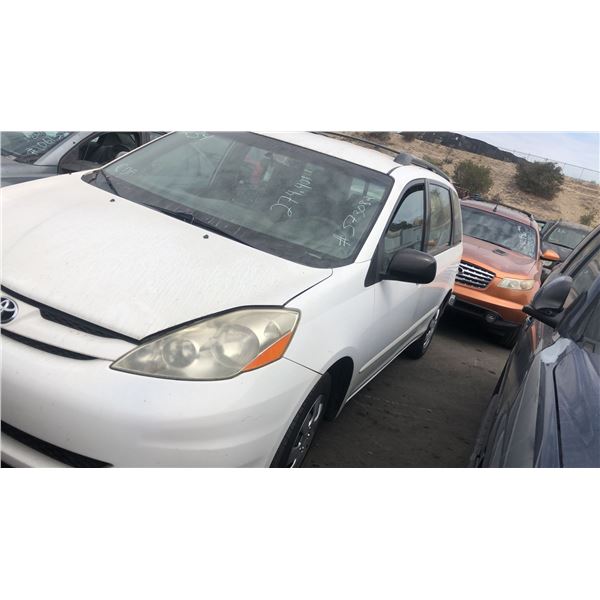 2006 Toyota Sienna CE 7 Passenger