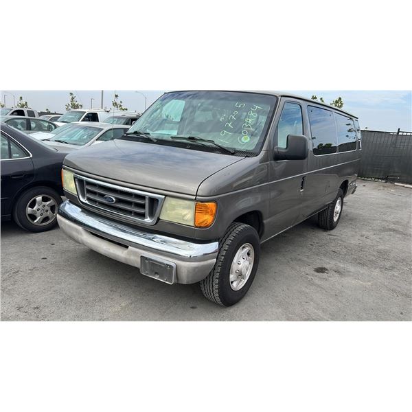 2003 Ford E-Series Wagon E-350 SD XL