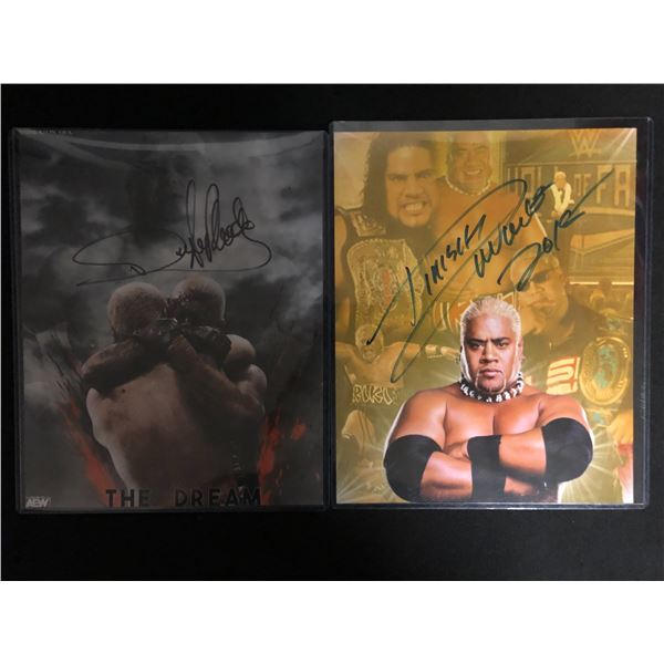 AUTOGRAPHED WWE WRESTLING LOT