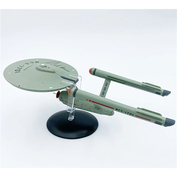 William Shatner Autographed Model U.S.S. Enterprise NCC-1701 (FROZEN POND COA)