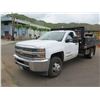Image 10 : 2018 Chevy Silverado 3500HD Flatbed Dump Truck w/ Bed-Mounted Fuel Tank, Lic. 427TWN (Runs & Dumps -