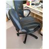 Image 9 : Desk & Office Chair Cat C