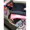 Image 12 : Assortment of Shoes, Scarfs & More Cat A