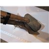 Image 2 : AXE & SLEDGEHAMMER