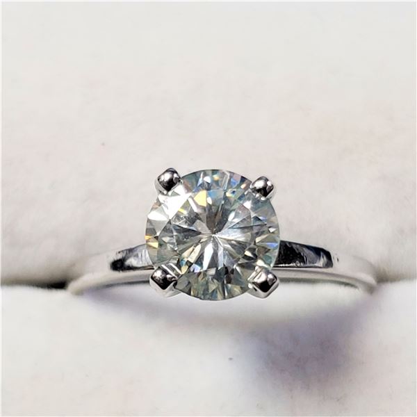 10K  WHITE MOISSANITE (1.05CT) RING SIZE 6