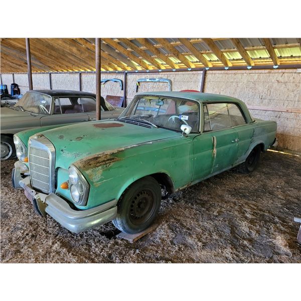 1962 Mercedes, 220 SE, Green (2 Door), Showing 43,058 Miles. VIN- 111 021-10018709