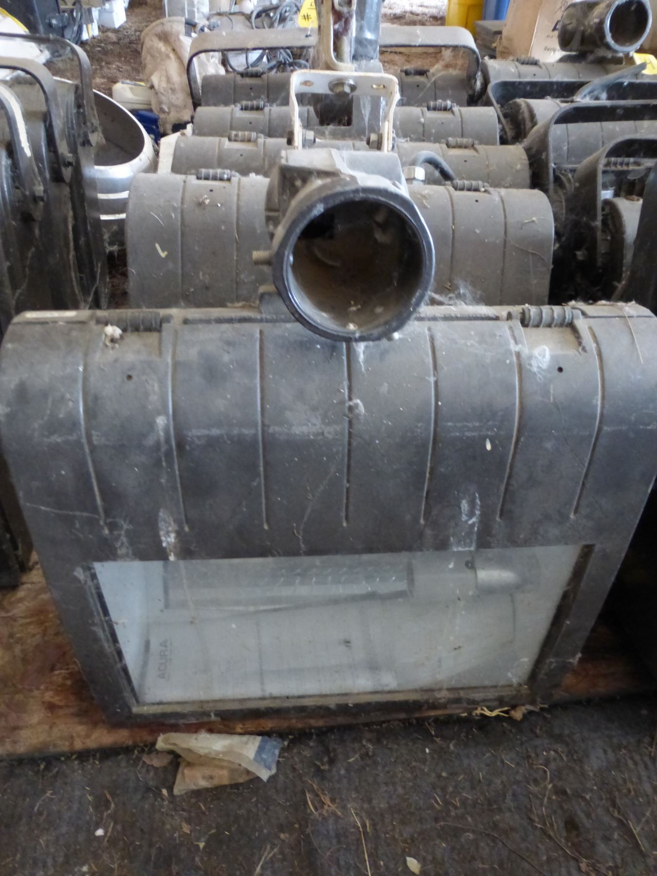 5 Lights, 110V (1st and 2nd Pics are EXAMPLE of complete set up)