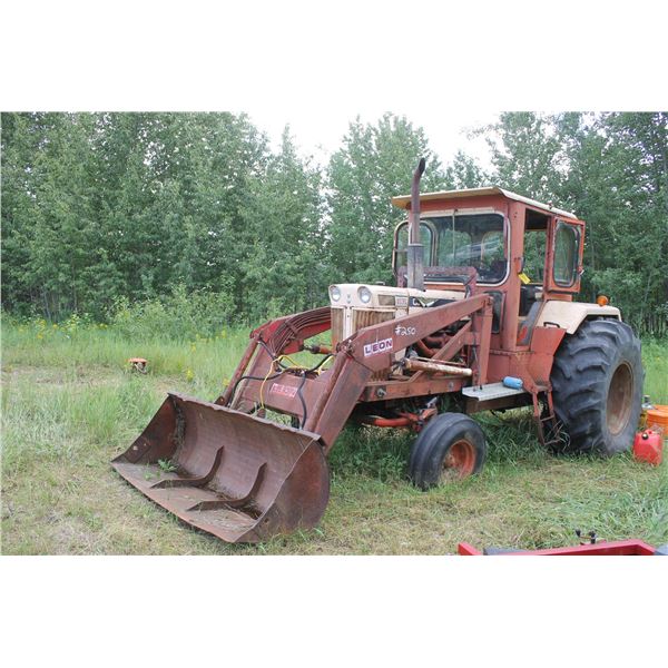 Case 1030 Tractor c/w Leon Loader, Cab, 23.1x30's and 2 Hyd's (Tractor is Running)