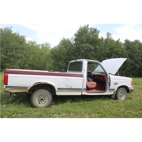 1991 White Ford Truck, #2FTEF15N7MCA67398 (No Doors, Was told that it's running)
