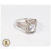 Image 1 : 15)  RECTANGULAR CUT FANCY HALO RING SET WITH
