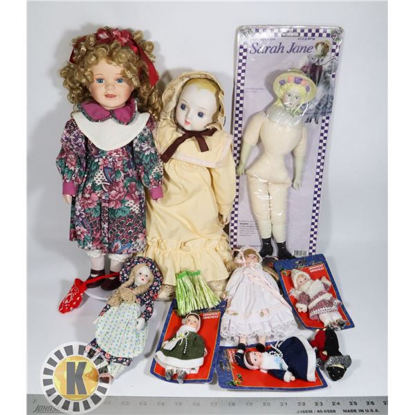 FLAT OF ASSORTED DOLLS