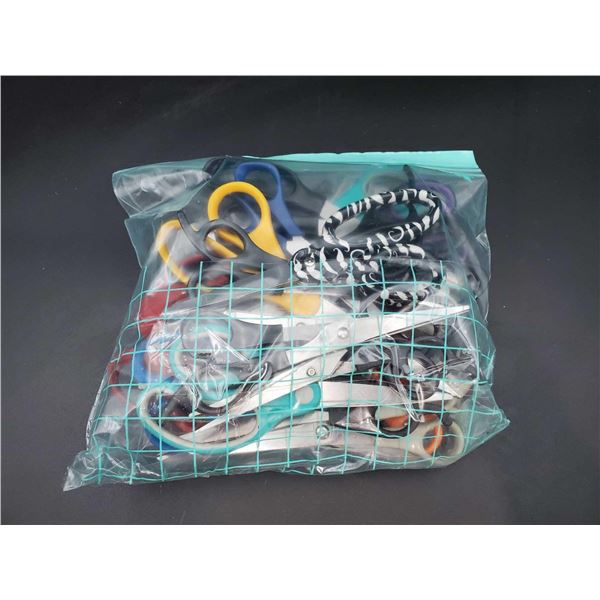 Lot of Assorted Scissors
