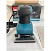 Image 13 : Makita B03710 Finishing Sander