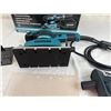 Image 9 : Makita B03710 Finishing Sander