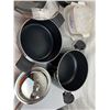 Image 5 : Kitchen Cookware Lot