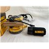 Image 8 : DeWALT 5" Hook & Loop Random Orbit Set