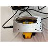 Image 7 : DeWALT 7 1/4" Circular Saw with Bag