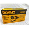 Image 1 : DeWALT 1/4 sheet palm grip sander