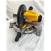 Image 1 : DeWALT 10" Compound Mitre Saw