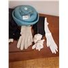 Image 3 : Ladies Gloves and Vintage Hat