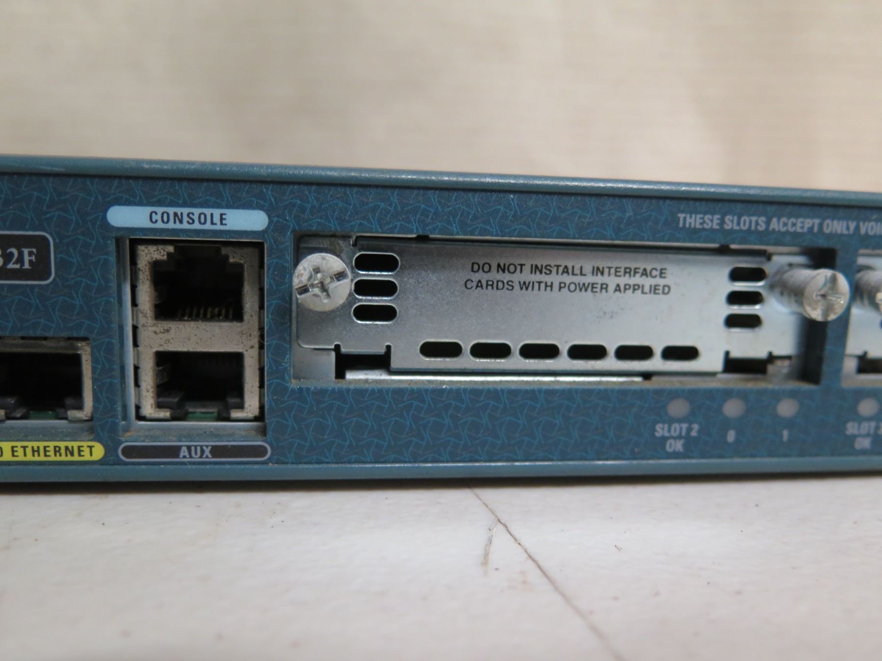 Cisco Systems 1700 Series Modular Access Router Model 1760