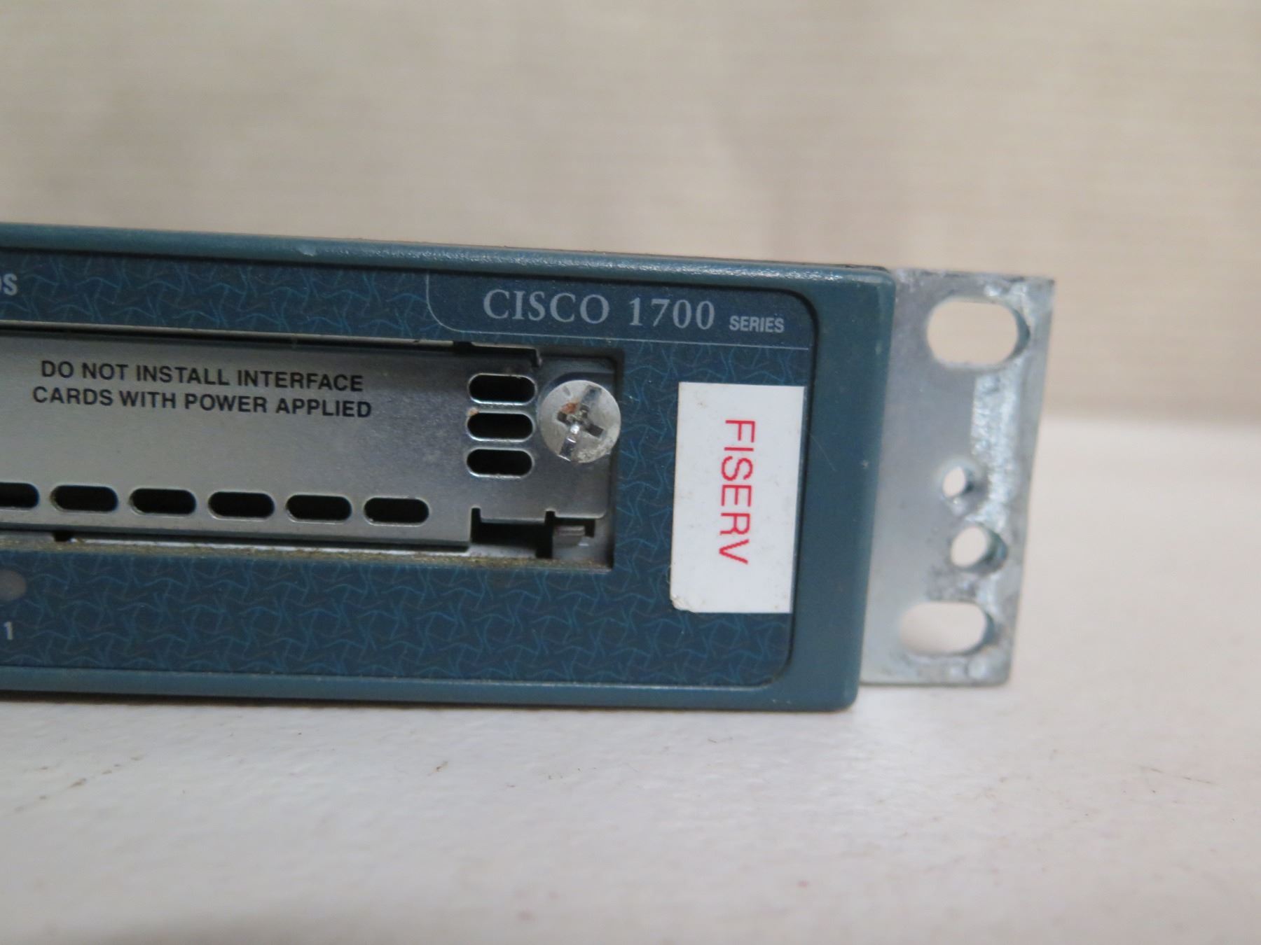 Cisco Systems 1700 Series Modular Access Router Model 1760 - Oahu Auctions