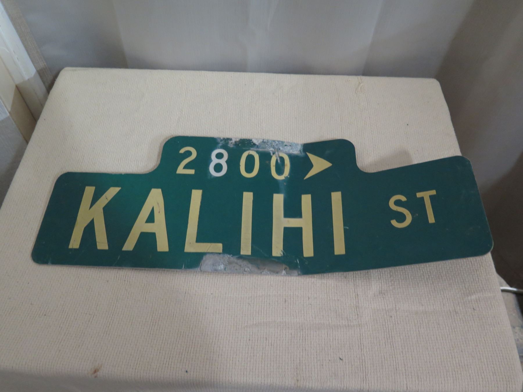Street Sign Kalihi St 24 L Decommissioned By The City County Oahu street-sign-kalihi-st-24-l-decommissioned-by-the-city-county-oahu