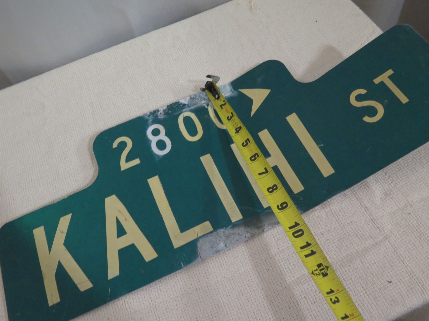 Street Sign Kalihi St 24 L Decommissioned By The City County Oahu street-sign-kalihi-st-24-l-decommissioned-by-the-city-county-oahu