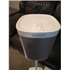 Image 2 : Sonos Play 1  w/stands (white)