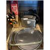 Image 2 : Cuisinart Toaster, Knife Block, Glass Baking Dish, and More!