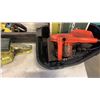 Image 8 : 2 GAS CHAINSAWS AND ELECTRIC CHAINSAW
