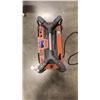 Image 8 : RIDGID R8408 JOBSITE RADIO - WORKING