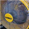 Image 2 : DEWALT METAL 18" 3 SPEED DRUM FAN WORKING
