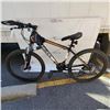 Image 1 : BLACK/ORANGE FASTRACK BIKE