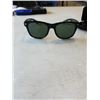 Image 2 : 2 RAYBAN SUNGLSSES AND ONE CASE