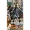 Image 2 : GIFT BASKET WITH BLANKETS, TABLECLOTHS