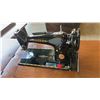 Image 8 : SINGER SEWING MACHINE AND SINGER TREADLE BASE WITHOUT SEWING MACHINE