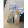 Image 2 : BAG OF SUNGLASSES, EYELASH CURLER, CLEANING CLOTHS