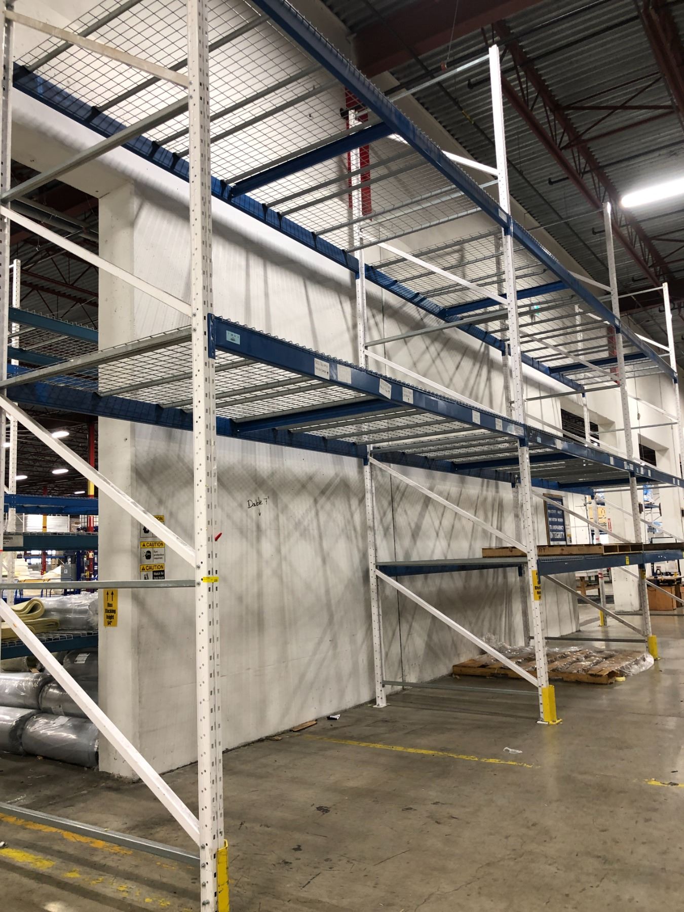 Warehouse Pallet Racking w/mesh decking's - includes 4 vertical panels ...