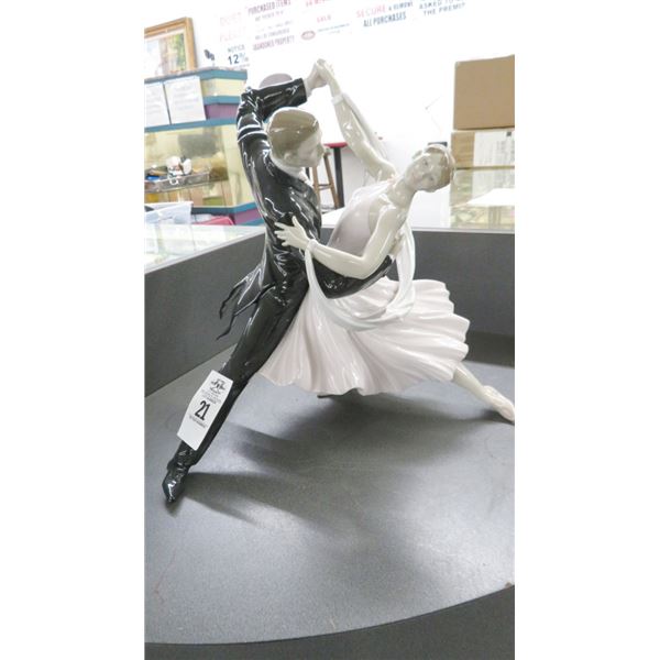 Lladro Man & Woman Large Dancing Figurine