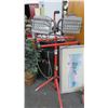 Image 1 : Shop Light On Tripod