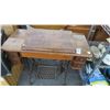 Image 1 : Vintage Singer Sewing Machine Cabinet