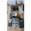 Image 1 : Vintage Cameras & Radio (9)