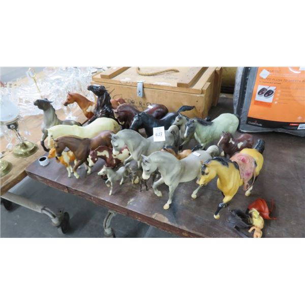 Horse Plastic Figurines (18)