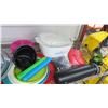 Image 2 : Shelf Lot of Nesting Bowl Set, Pyrex Lidded Dish & More