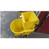 Image 2 : Rubbermaid Mop Bucket