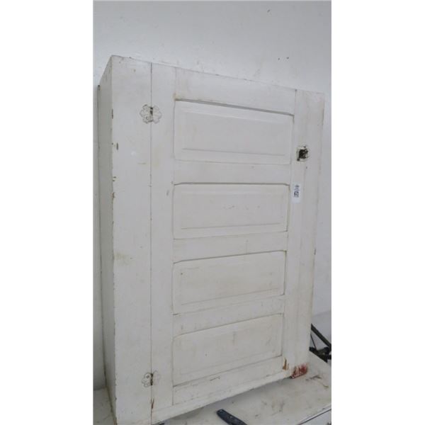 White Wood Cabinet