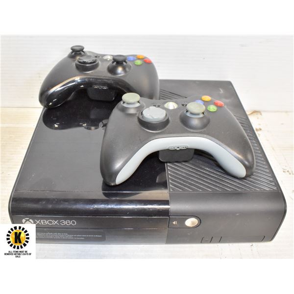 XBOX 360 CONSOLE WITH CONTROLLERS